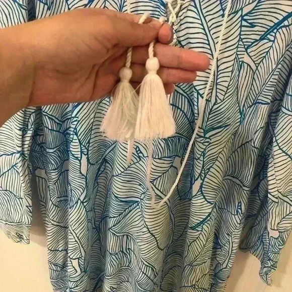 Charlie Holiday Size 4 Hooded Tropical Swim Cover Up with Tassels - Picture 7 of 11